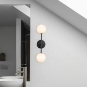 PR Home Sigma D vägglampa, svart/opal, 2 lampor, 49 cm glas