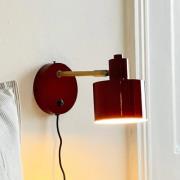 Dyberg Larsen vägglampa Ocean, mörkröd, utskjutande del 30 cm