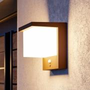 EGLO LED-utomhusvägglampa Frigento rostfärgad, höjd 15 cm, sensor