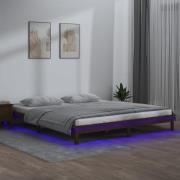 vidaXL Sängram LED honungsbrun 120x200 cm massivt trä