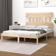 vidaXL Sängram massivt trä 135x190 cm