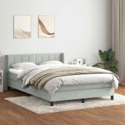 vidaXL Ramsäng med madrass ljusgrå 140x210 cm sammet