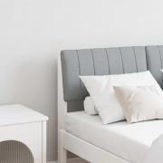 vidaXL Klädd sänggavel Ljusgrå 120 cm Massiv furu