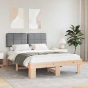 vidaXL Sängram med Klädd Huvudgavel Ljusgrå 135 x 190 cm Massiv furu