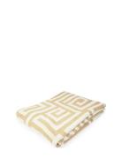 Knitted Throw 160X130Cm Home Textiles Cushions & Blankets Blankets & T...
