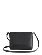 Markberg Saigembg Crossbody Bag, Grain Svart