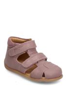 Pom Pom Starters™ Two Velcro Sandal Lila