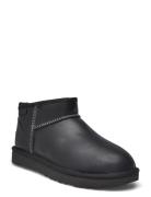 UGG W Classic Ultra Mini Lthr Regen Svart