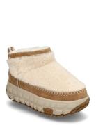 UGG Uventure Daze Ultra Mini Cozy Kräm