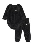 Nike Nike Essentials Bodysuit And Pants Set Svart