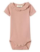 Lil'Atelier Nbflalo Tem Ss Slim Body Lil Rosa