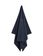 GANT New Haven Logo Beach Towel Marinblå