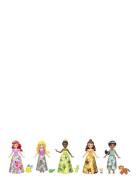 Disney Princess Disney Princess & Friends Set With 5 Small Dolls In Sp...