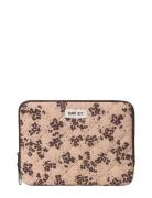 DAY ET Day Gweneth Re-Q Buca Folder13 Rosa